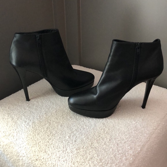 Stuart Weitzman Bootie - Picture 2 of 7
